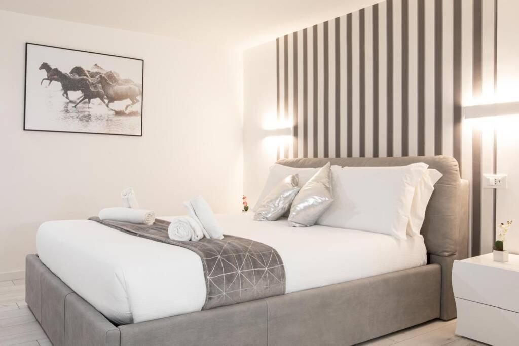 Unforgettable Split Level Jacuzzi Suite Navona - Top Collection โรม ภายนอก รูปภาพ